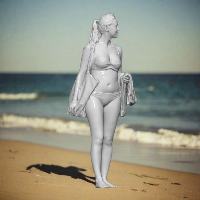MM955 Girl on Beach