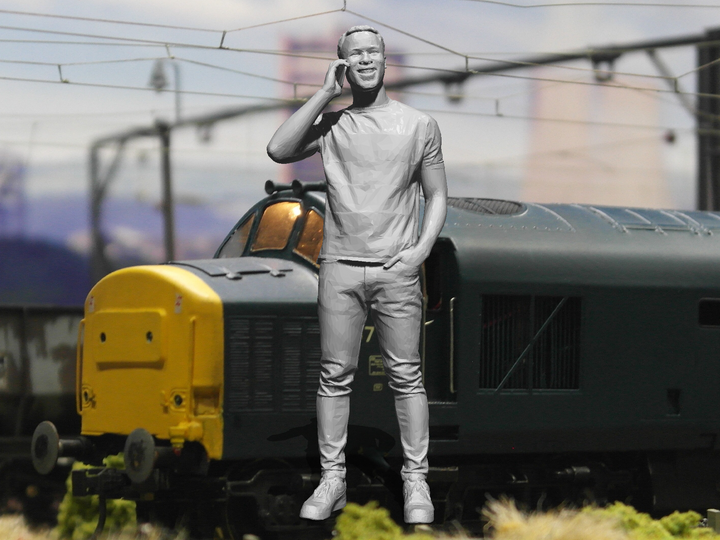 Mm705 - Young Male Dressed Casual Talking On Mobile Phone Figure