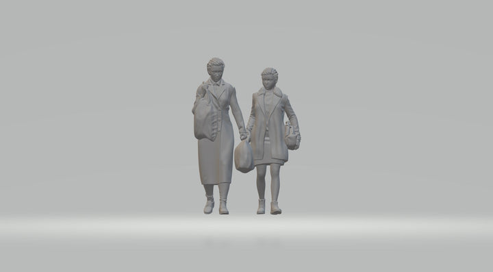 1940S Style Mum And Daughter Evacuees Figure