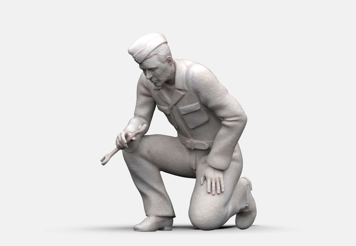 MM1154 WW2 RAF Ground Mechanic