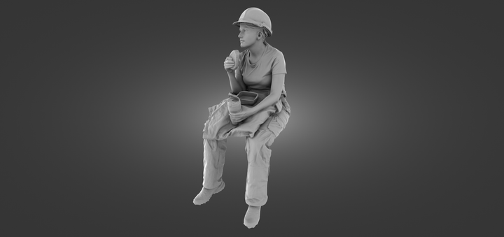 MM1094 Female builder sitting eating