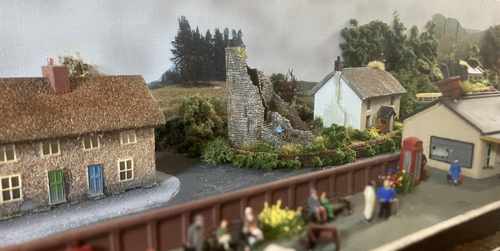 MM5030 Ruined Norman Tower N Scale